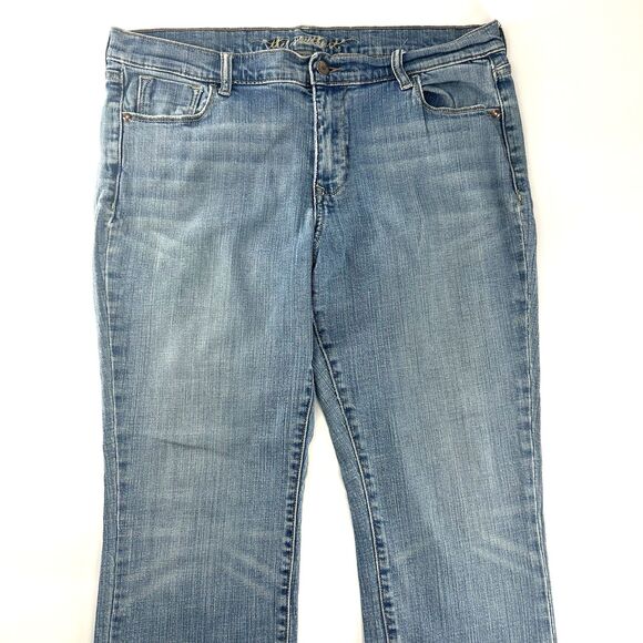 Old Navy Sweetheart Bootcut Jeans Women's Size 14 Short Stretch - Picture 1 of 13